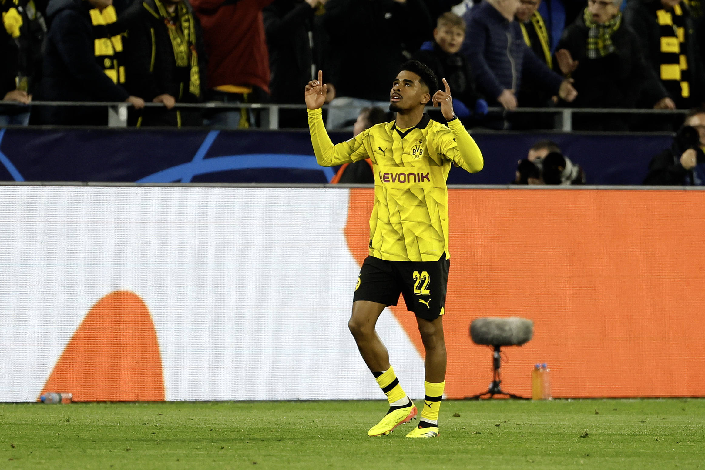 IM电竞登录入口 -赛地聚焦：德国杯今晚热度飙升；巴黎圣日耳曼战术微调；赛场秩序良好；高层口径保持一致的简单介绍