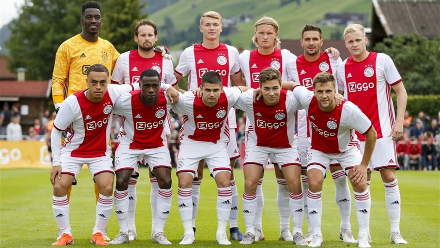 IM电竞入口 -包含阿贾克斯赛前调整名单，志在欧冠名次提升，管理层满意，轮换策略成焦点的词条